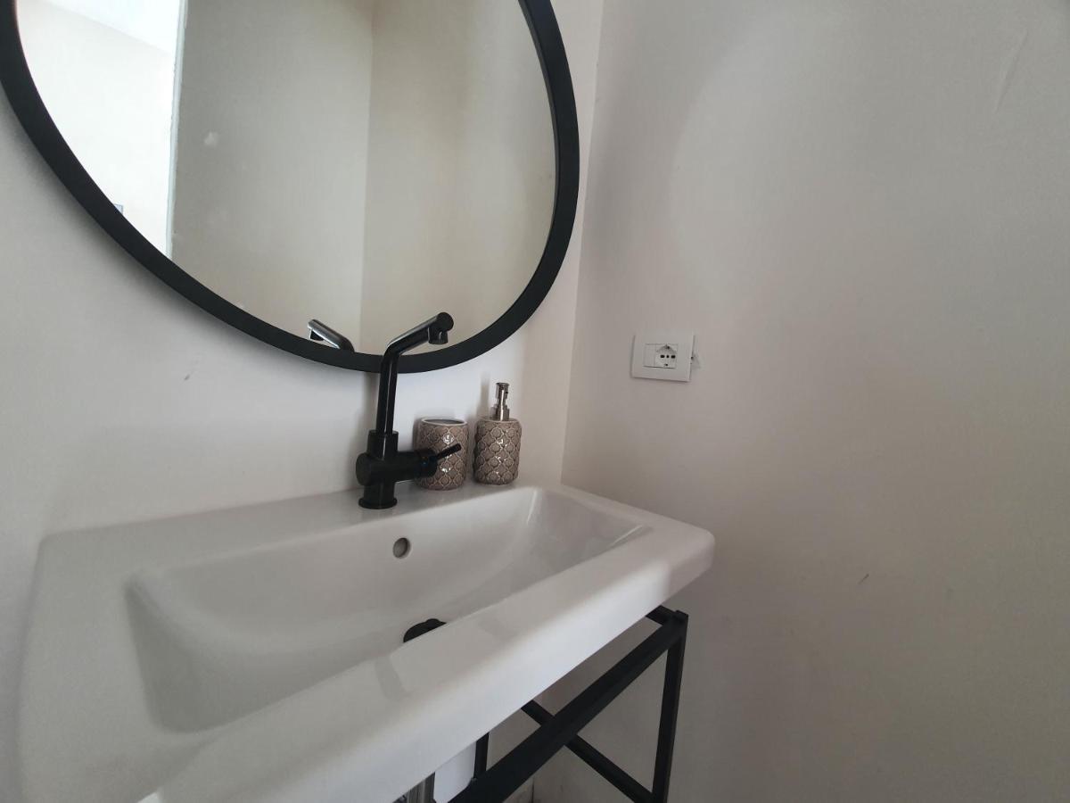Palazzo Cacace Apartment Monopoli Bagian luar foto